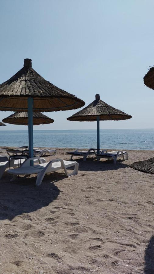 Blaxy Resort Stefi Cu Acces La Piscine Gratuit Дуэзечи-ши-Трей Аугуст Экстерьер фото