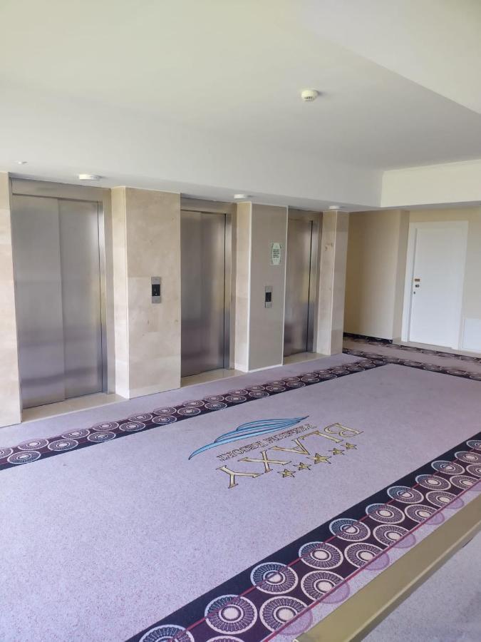 Blaxy Resort Stefi Cu Acces La Piscine Gratuit Дуэзечи-ши-Трей Аугуст Экстерьер фото
