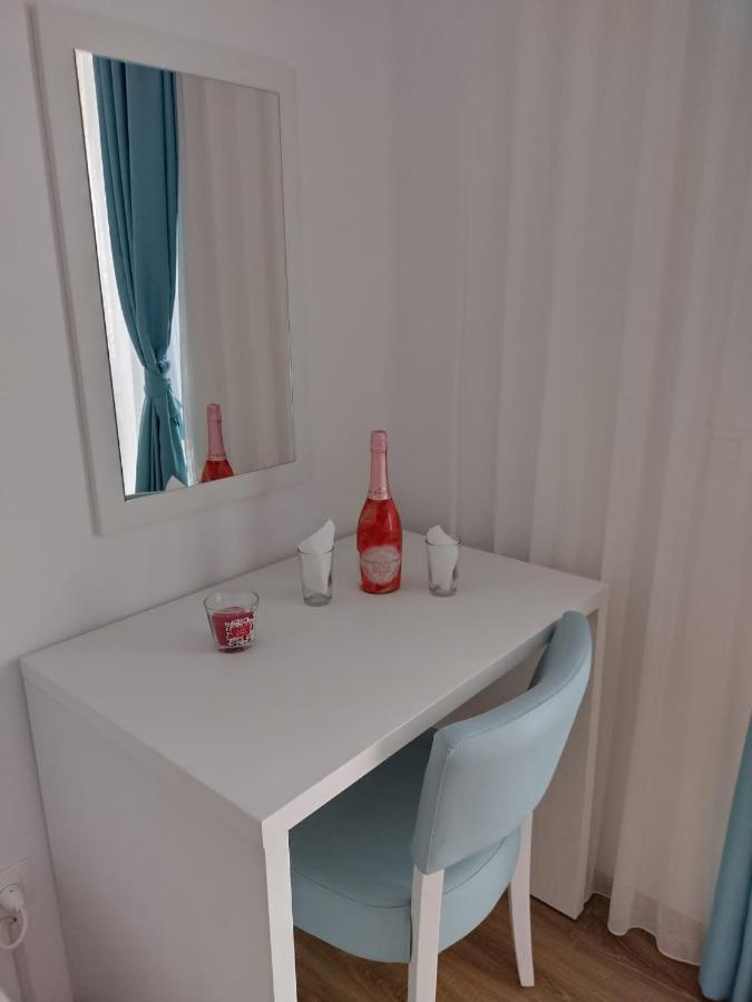 Blaxy Resort Stefi Cu Acces La Piscine Gratuit Дуэзечи-ши-Трей Аугуст Экстерьер фото
