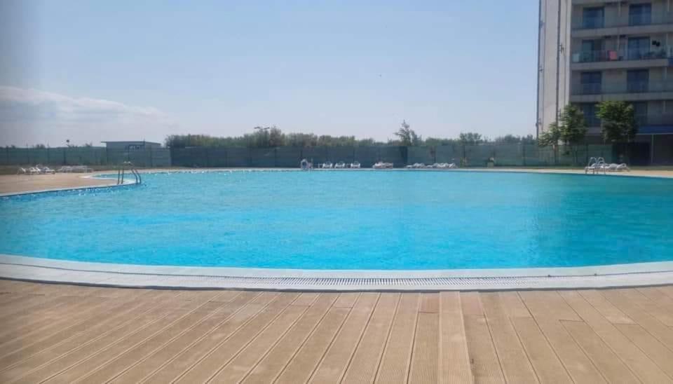 Blaxy Resort Stefi Cu Acces La Piscine Gratuit Дуэзечи-ши-Трей Аугуст Экстерьер фото